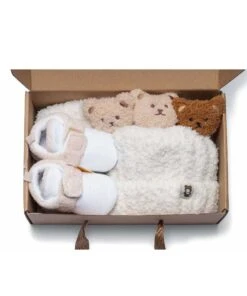 UGG Baby Gift Set 19 UGG Baby Gift Set -UGG Bay 0010 UGGGiftSetWhite7