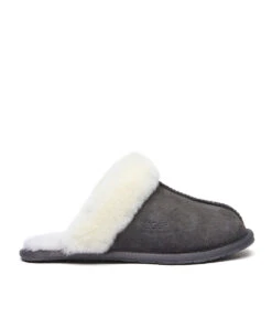 Women's UGG Snuggly Slipper -UGG Bay 555 c2b9ac18 190e 49b7 a1b7 2eda8f12ea17