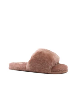 Women's UGG Fluffy Slipper 36 Women's UGG Fluffy Slipper -UGG Bay IMG 0184