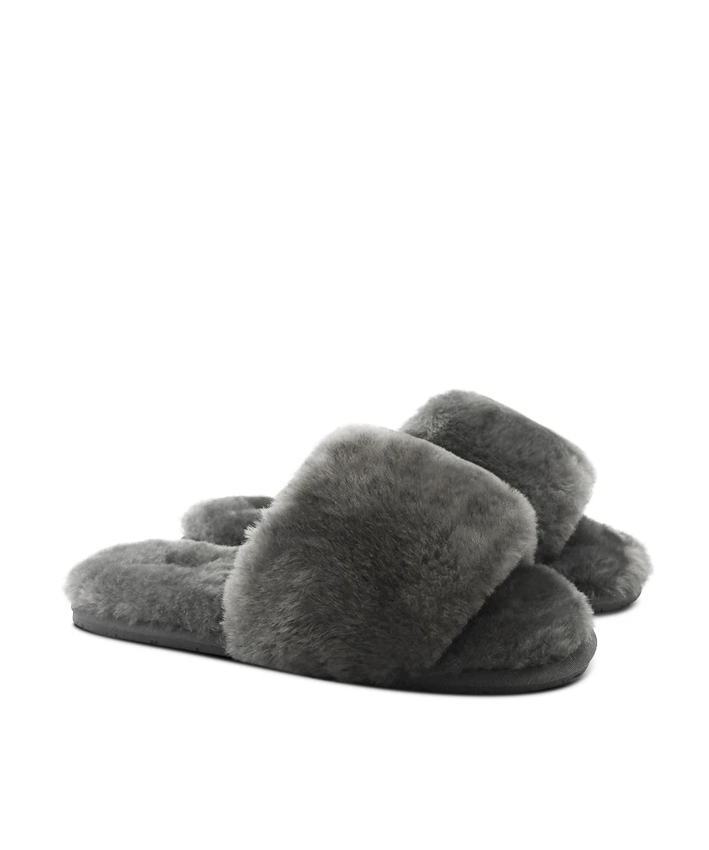 Women's UGG Fluffy Slipper 13 Women's UGG Fluffy Slipper - Image 13
