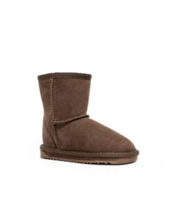 Kids UGG Classic Short -UGG Bay KidsClassicShortUGGBootsChocolate2